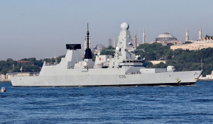 Μαύρη θάλασσα: Προειδοποιητικά πυρά κατά βρετανικού σκάφους από ρωσικό