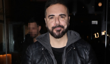 Απόπειρα διάρρηξης στο σπίτι του Τριαντάφυλλου: «Είδα δύο με κουκούλες και μόλις άνοιξα παντζούρια, εξαφανίστηκαν» (βίντεο)