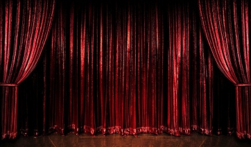 Η Θεατρική Ομάδα Νάουσας κερνάει φέτος… «Ροδάκινο κομπόστα» ενώ μια παράξενη καλόγρια αναστατώνει την Ισπανία