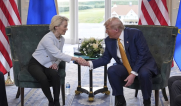 Τι σημαίνει η συμφωνία Τραμπ-Φον ντερ Λάιεν για 15% δασμούς