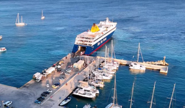 Κουφονήσι: Το Blue Star Naxos δένει εντυπωσιακά σε μόλις 2 λεπτά! (βίντεο)