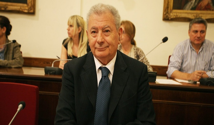 Εύβοια: Αγνοείται ο πρώην υπουργός Σήφης Βαλυράκης - Ηταν με φουσκωτό στο Ασπρονήσι