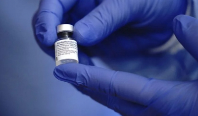 Γιατρός έκανε εικονικούς εμβολιασμούς σε αρνητές - Τι καταγγέλλει η ΠΟΕΔΗΝ