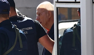 Προφυλακιστέος ο 89χρονος πιστολέρο – Θέλει να αποζημιώσει τα θύματά του με 2.000 ευρώ τον καθένα