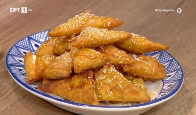 Πιτάκια με αρσενικό Νάξου, μέλι και σουσάμι (Βίντεο)