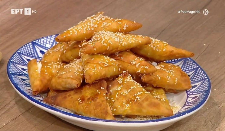 Πιτάκια με αρσενικό Νάξου, μέλι και σουσάμι (Βίντεο)