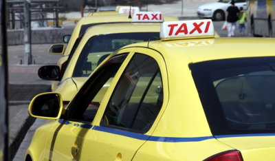 Αναζητείται οδηγός ταξί - Έβγαλε μαχαίρι σε Γάλλους τουρίστες και τους άρπαξε 800 ευρώ (βίντεο)