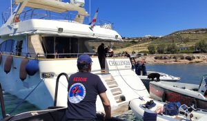 Νάουσα Πάρου: Παροχή συνδρομής από την ΕΟΔ Κυκλάδων σε θαλαμηγό