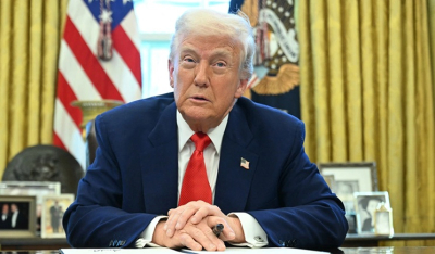 Ο Τραμπ αυξάνει στο 15% τους δασμούς σε όλες τις εισαγωγές παγκοσμίως