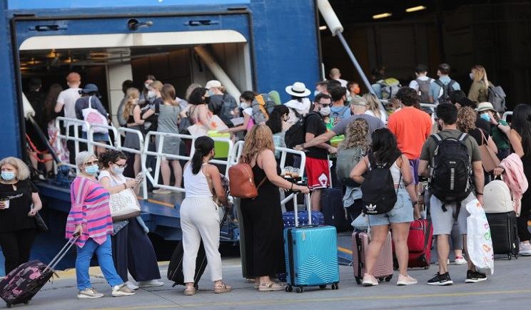 Κανονικά τα ακτοπλοϊκά δρομολόγια από Πειραιά, Ραφήνα και Λαύριο μετά τη βελτίωση του καιρού