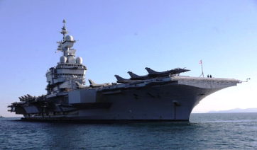Στο Φάληρο το αεροπλανοφόρο «Charles de Gaulle» – Τη Μ. Δευτέρα στην Αθήνα ο Γάλλος υπουργός Άμυνας Σ. Λεκορνί