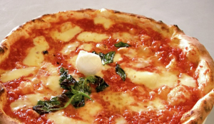 Αυτή είναι η πίτσα που λατρεύουν τα παιδιά στην Ιταλία