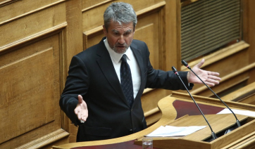 Αναταράξεις στο ΠΑΣΟΚ: Χαριλάου Τρικούπη εναντίον Λοβέρδου - «Πολιτικά παράδοξο να έχει ίδιες αγωνίες με Οικονόμου και Σκέρτσο»