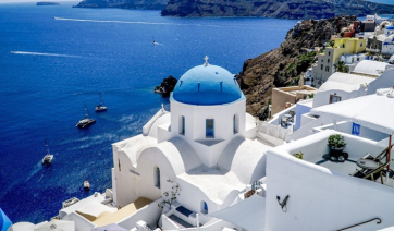 Συνελήφθησαν στη Θήρα δύο γυναίκες για εμπορία ανθρώπων και έκθεση ανηλίκων σε κίνδυνο