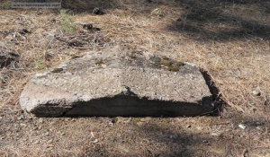 Πρόσκοποι ανακάλυψαν τμήμα ταφικού μνημείου στη Λέσβο