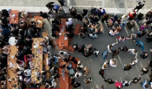 Κυκλάδες: Με χορούς και τραγούδια γιόρτασαν την Κυριακή του Πάσχα (βίντεο)