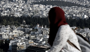 Στο τραπέζι η απαγόρευση της μπούρκας στην Ελλάδα: Τα μέτρα που εξετάζει το υπουργείο Μετανάστευσης και τι ισχύει στην Ευρώπη