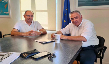Συνάντηση υποψήφιου Περιφερειακού Συμβούλου Γιάννη Πετρόπουλου με τον &#039;Επαρχο Πάρου - Αντιπάρου και υποψήφιο Δήμαρχο Κώστα Μπιζά