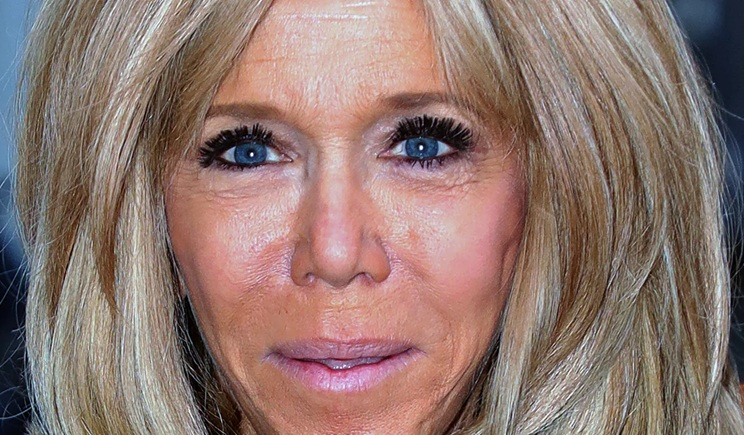 «Η υγεία της μητέρας μου χάλασε» με τις φήμες ότι είναι άντρας, λέει η κόρη τής Μπριζίτ Μακρόν