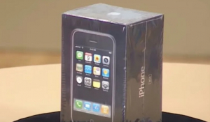 Σφραγισμένο iPhone πρώτης γενιάς πουλήθηκε για περισσότερα από 63.000 δολάρια
