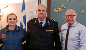 Συνάντηση του Χωρικού Αντιπεριφερειάρχη Κυκλάδων κ. Γ. Λεονταρίτη με τo νέο Συντονιστή Πυροσβεστικών Επιχειρήσεων Βορείου, Νοτίου Αιγαίου και Κρήτης, Υποστράτηγο κ. Μιχαήλ Σεληνιωτάκη