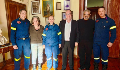 O Δήμαρχος Σύρου – Ερμούπολης υποδέχθηκε τη νέα διοικήτρια της ΔΙ.Π.Υ.Ν. Κυκλάδων και τον διοικητή της Πυροσβεστικής Υπηρεσίας Ερμούπολης