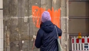 Γερμανία: Ακτιβιστές για το κλίμα έβαψαν για δεύτερη φορά την Πύλη του Βρανδεμβούργου