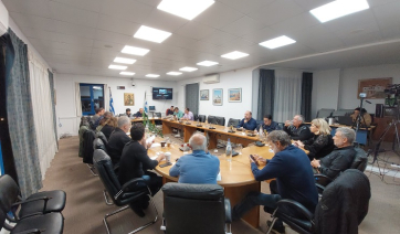 Πάρος, Δ.Σ: Αποφασίστηκε ο καθορισμός τελών για το 2026 – Οι τοποθετήσεις της μείζονος και ελάσσονος μειοψηφίας (Bίντεο)