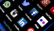 Apple, Google και Facebook στο στόχαστρο έρευνας της Κομισιόν - Απειλούνται με τεράστια πρόστιμα