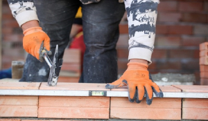 Σχηματισμός δικογραφίας για εργατικό ατύχημα και παράνομες οικοδομικές εργασίες στην Πάρο