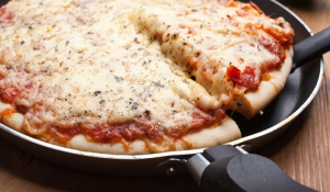 Συνταγή για πίτσα στο τηγάνι -Πανεύκολη και πεντανόστιμη