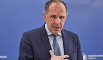 Σύγκρουση τρένων στα Τέμπη: Ζητούμε και πάλι συγγνώμη, δύο σταθμάρχες παντού - Τα μέτρα που ανακοίνωσε ο Γεραπετρίτης