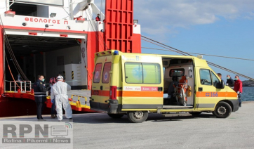 Λιμάνι Ραφήνας τώρα:Δυο ύποπτα κρούσματα από το ”Θεολόγος” μεταφέρθηκαν με το ΕΚΑΒ