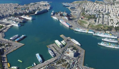 Διάσωση 48χρονου ημεδαπού από στελέχη Λ.Σ-ΕΛ.ΑΚΤ. στο λιμάνι του Πειραιά