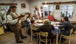 Τσεχία: Σάλος για ριάλιτι με οικογένεια που ζει υπό «ναζιστική κατοχή»