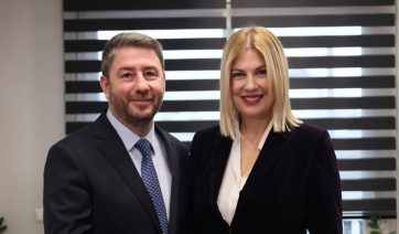 Και επίσημα στο ΠΑΣΟΚ η Ράνια Θρασκιά: Συναντήθηκε με τον Νίκο Ανδρουλάκη -Στους 32 οι βουλευτές της ΚΟ (βίντεο)