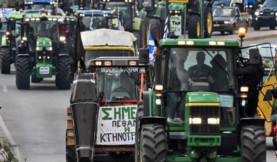 Με αναμμένες μηχανές οι αγρότες – Αποφασισμένοι να βγουν στις Εθνικές Οδούς