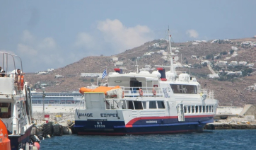 Θαλάσσια διακομιδή από το λιμάνι της Μυκόνου