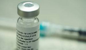 Ανατροπή - CDC: Δεν χρειάζεται να μπαίνουν πλέον σε καραντίνα όσοι εμβολιασμένοι έρχονται σε επαφή με κρούσμα