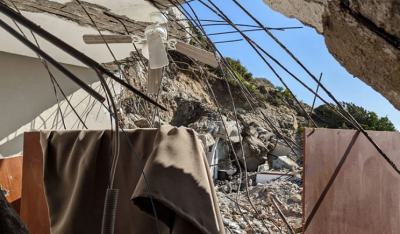 Σοκ από την τραγωδία στην Κρήτη: Βράχος καταπλάκωσε οικογένεια σε ενοικιαζόμενα δωμάτια -Νεκρή 45χρονη μητέρα