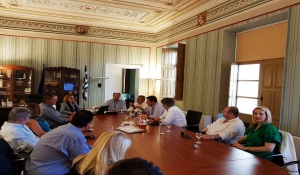 Ενημερωτική συνάντηση με τον βουλευτή Β’ Αθηνών, κ. Μ. Βαρβιτσιώτη, στο Επιμελητήριο Κυκλάδων
