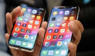 Γιατί το πληκτρολόγιο του iPhone δεν σας επιτρέπει να γράψετε «f@@@ing» αλλά σας διορθώνει;