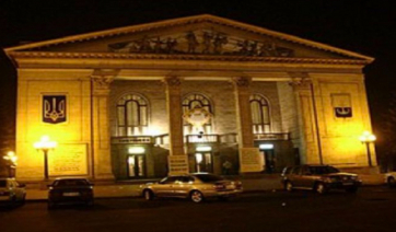 Η Ιταλία προτίθεται να ξαναχτίσει το θέατρο της Μαριούπολης