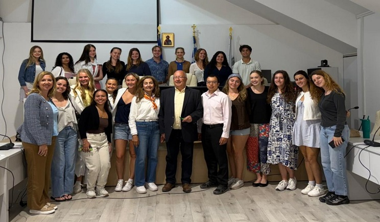 Συνάντηση του Δημάρχου Θήρας με φοιτητές του Πανεπιστημίου της Φλόριντα στο πλαίσιο του προγράμματος WorldStrides.
