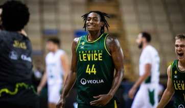 Ο Καρλ Γκαμπλ είναι ο αντικαταστάτης του Τζέρεμι Έβανς στη Μύκονο BC