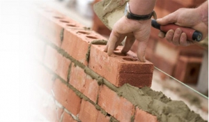 Νέες συλλήψεις για οικοδομικές εργασίες σε Σαντορίνη και Μύκονο
