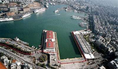 Νεκρός άνδρας ανασύρθηκε από το λιμάνι του Πειραιά