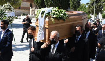 Σταύρος Ψυχάρης: Το τελευταίο αντίο - Δείτε βίντεο και φωτογραφίες