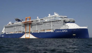 Εντυπωσιακό: Στο λιμάνι του Πειραιά το ολοκαίνουργιο, 300 μέτρων, κρουαζιερόπλοιο Celebrity Apex