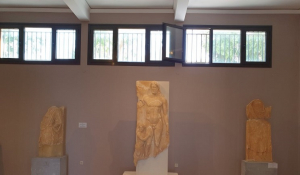 Στο Αρχαιολογικό Μουσείο της Τήνου ένα από τα ωραιότερα έργα κλασικής γλυπτικής